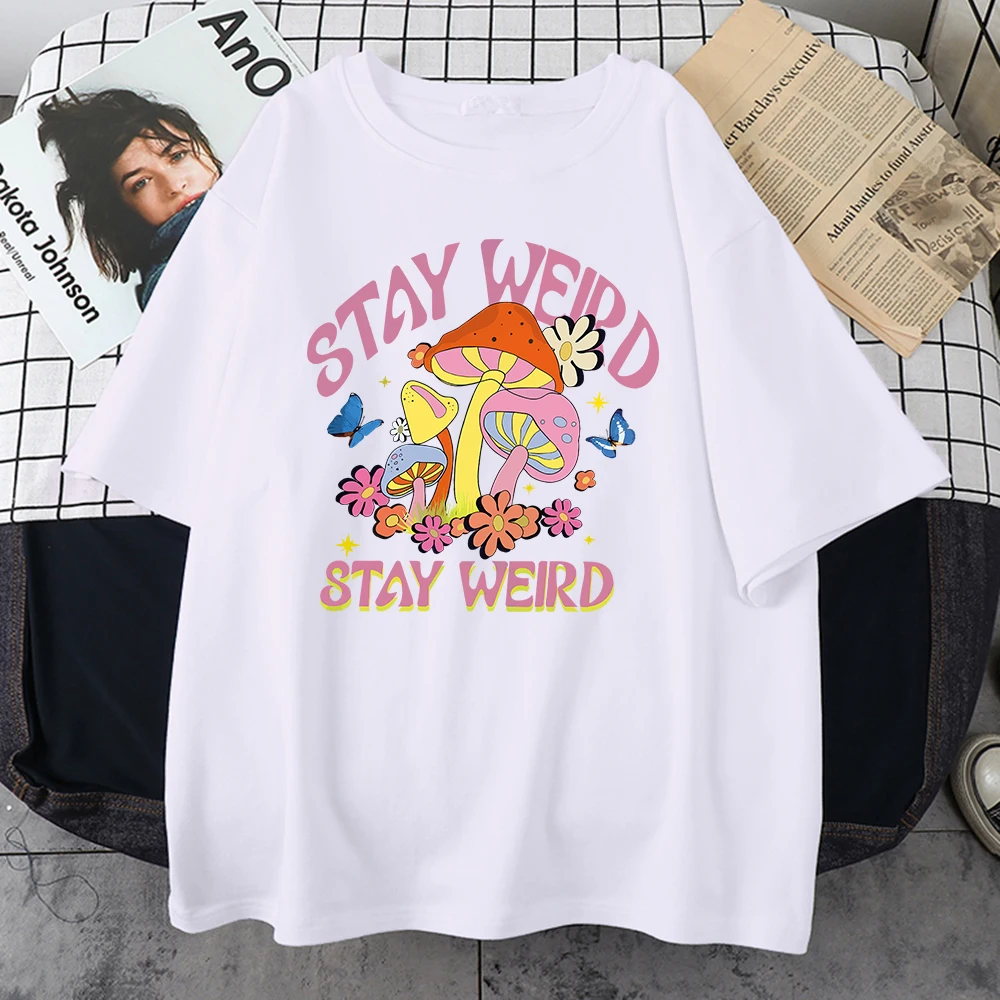 Stay Weird Cottagecore Aesthetic Mushroom Butterfly Men Tshirts Chic Brand T-Shirts Outdoor Harajuku Tops Fashion Soft Tshirt