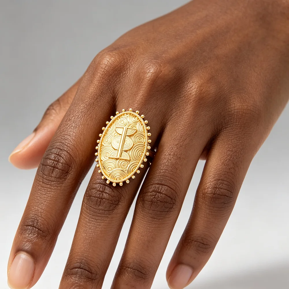 Vergoldetes ovales, geschwungenes, geschnitztes Ohrringe- und Ring-Set für Damen, afrikanischer ethnischer Statement-Schmuck, Hochzeitsgeschenk – Detail 6