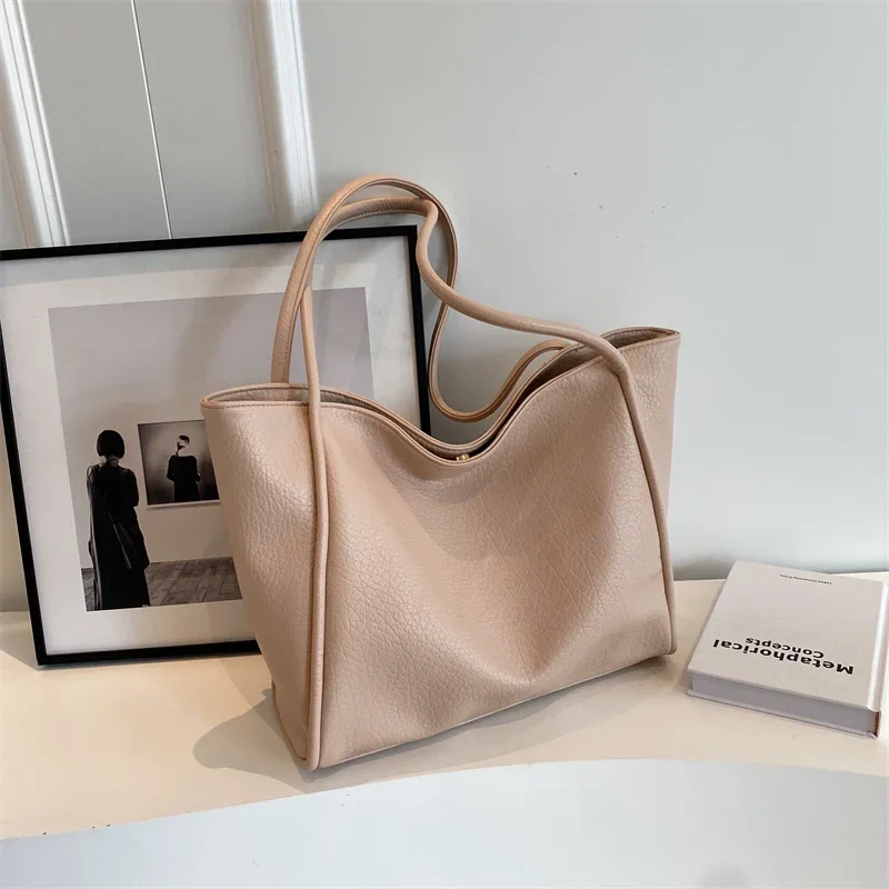 Borsa tote grande per donna 2024 Nuovo design alla moda Borsa laterale a tracolla in pelle ad alta capacità in tinta unita Borse shopper femminili