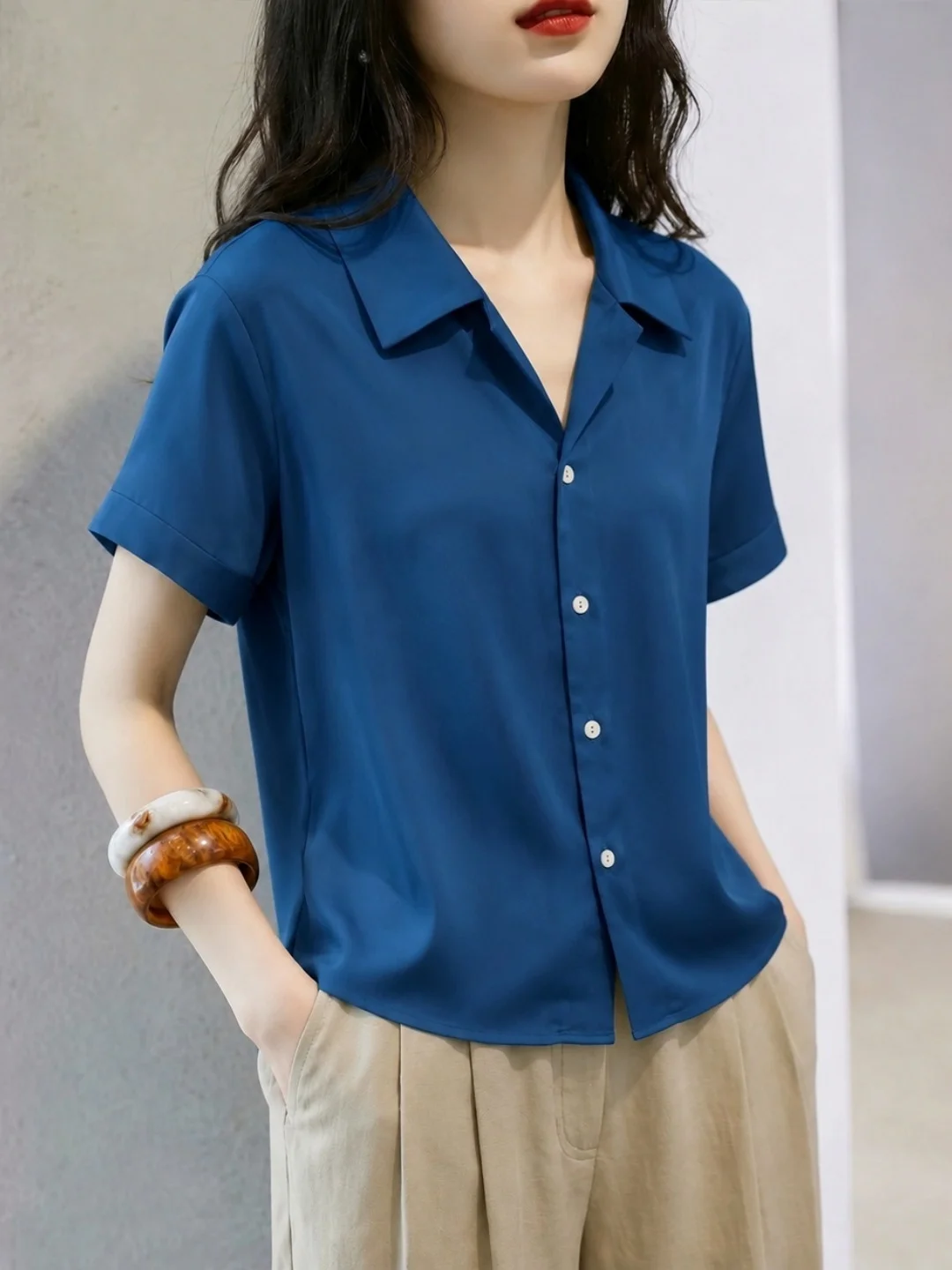 Elegant Single-Button Short-Sleeve Shirt Women's Fashionable Korean Style Straight Cut Silk Top Age-Defying Summer Design