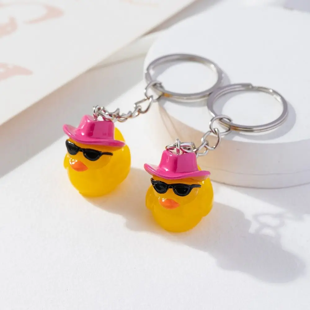 

Fashion Cartoon Duck Key Chain Resin Lovely Animal Key Ring Craft Pendants Creative Car Key Holder Small Gifts