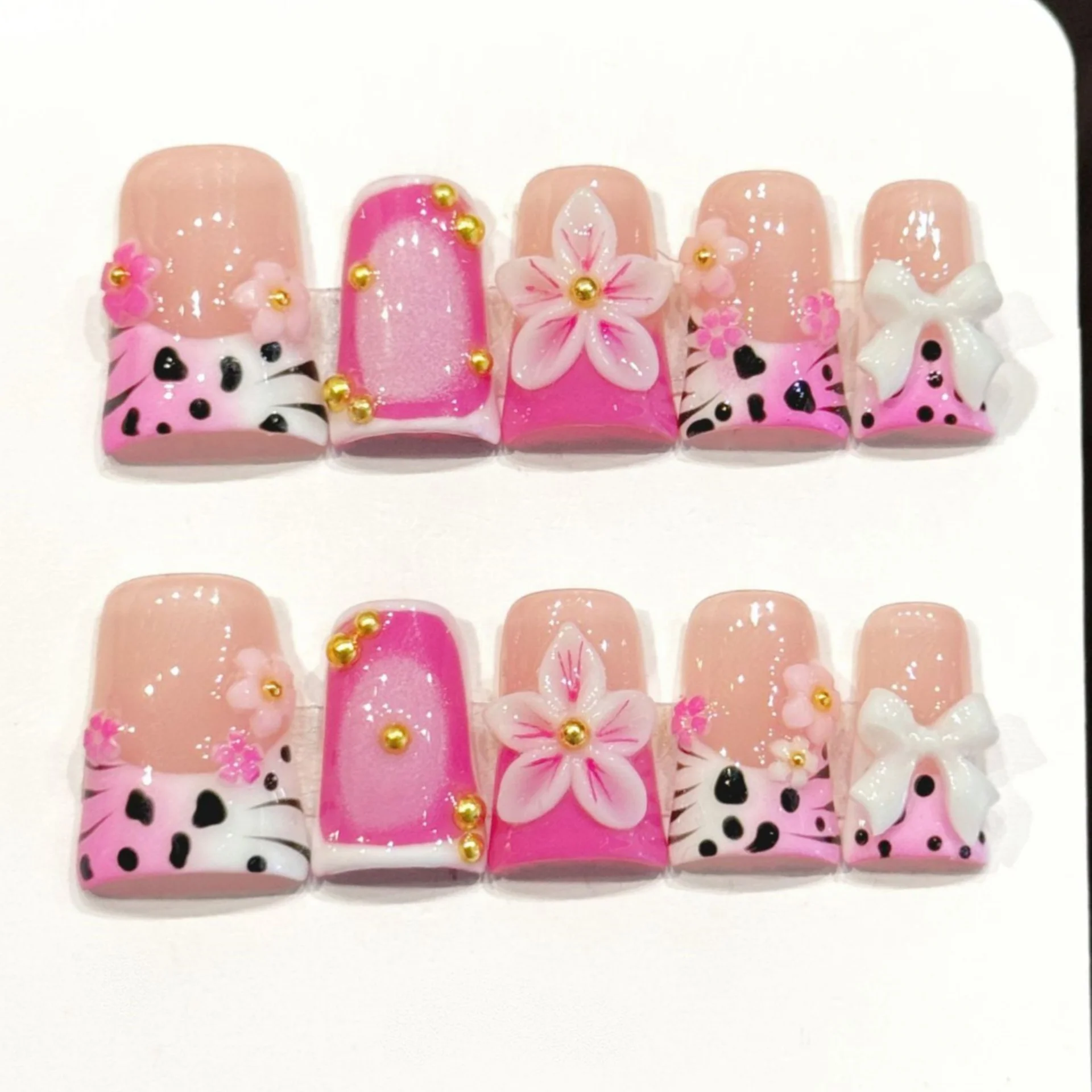 10pcs Summer Sweet Handmade Fake Nails Art Flower Rhinestone Design Short Duckbill False Nail Tip Gradient French Press on Nails