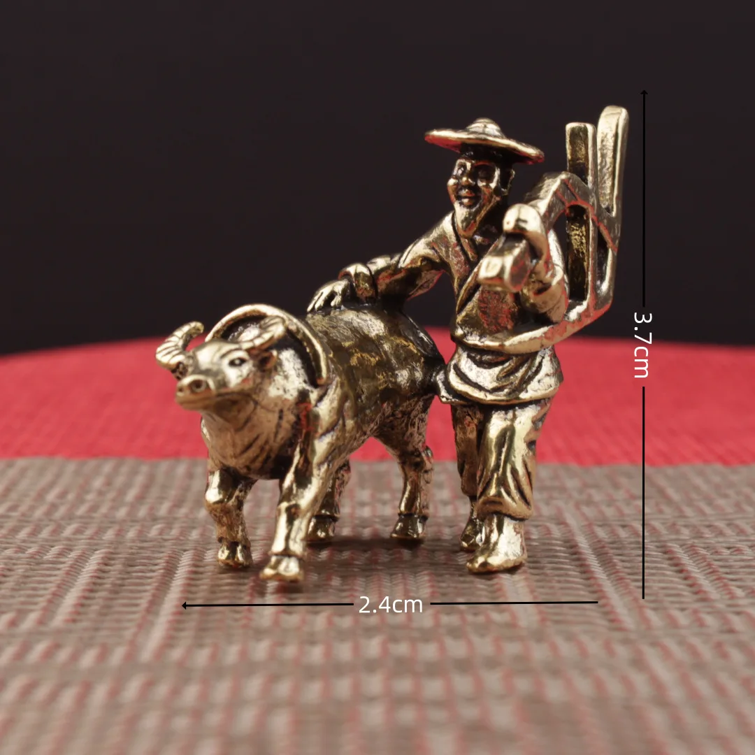 Creative Scarecrow Farmer Cultivation Ornament, Home Living Room Decor, Bronze Craft Ornament of Farmer Hoeing the Land