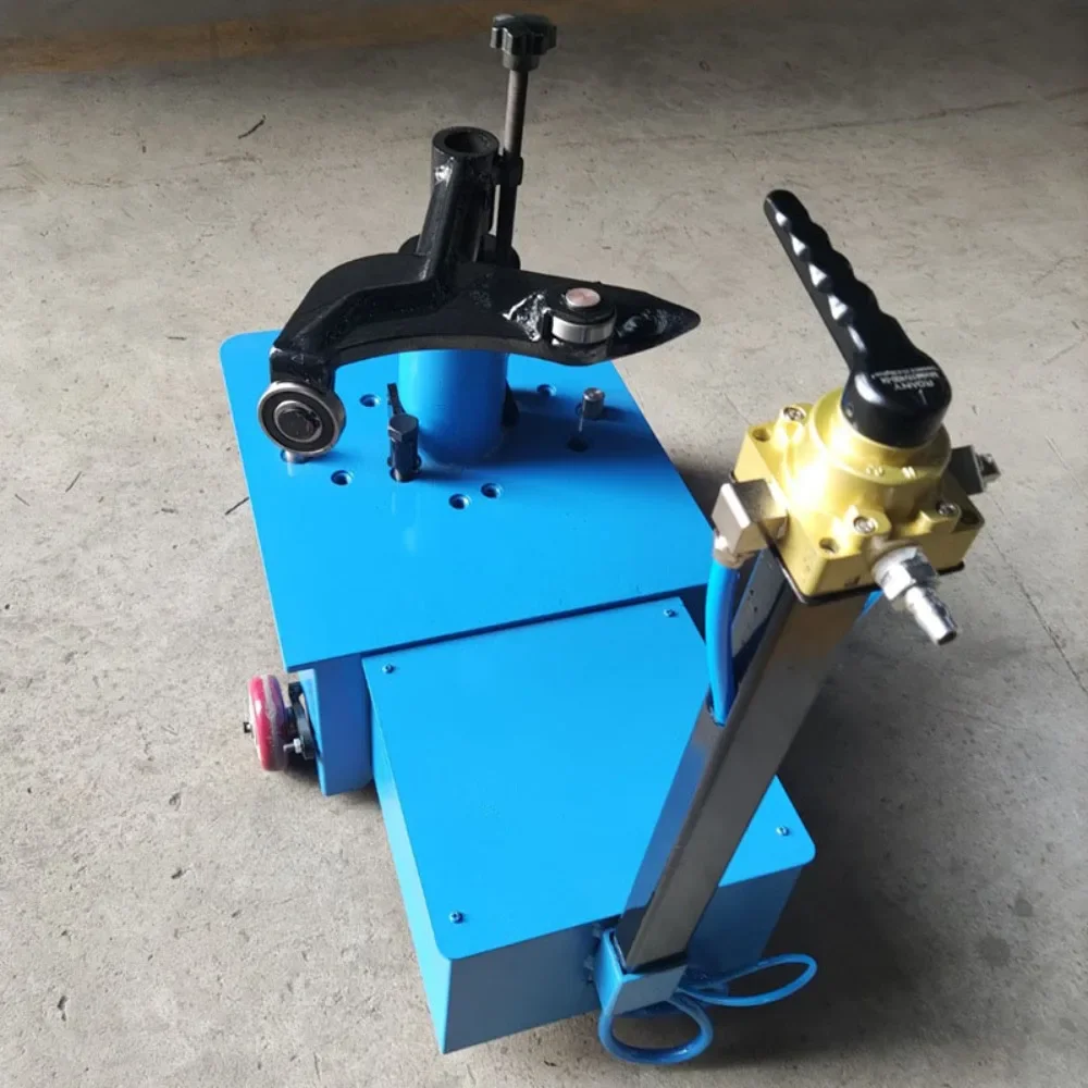 

Truck pneumatic tire changer removal vacuum