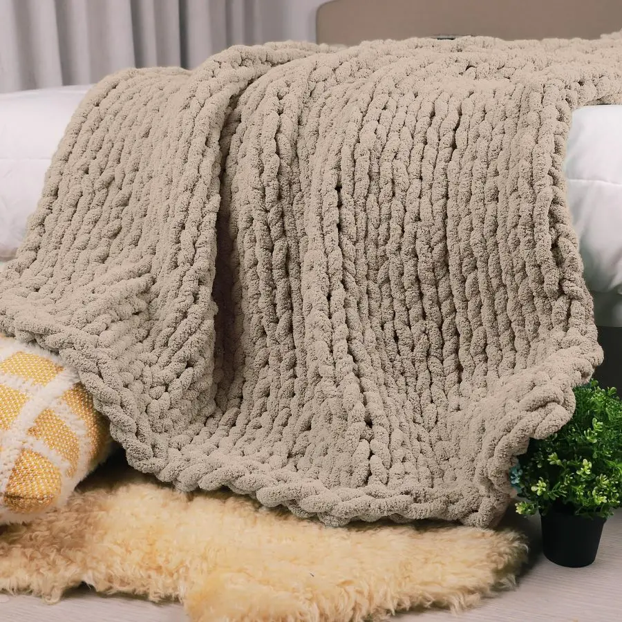 

Chunky Knit Throw Blanket 50 X 60, 100 Hand Made Large Chenille Loop Yarn Soft Fluffy Throws for Couch Sofa Bed, Big Crochet Coz