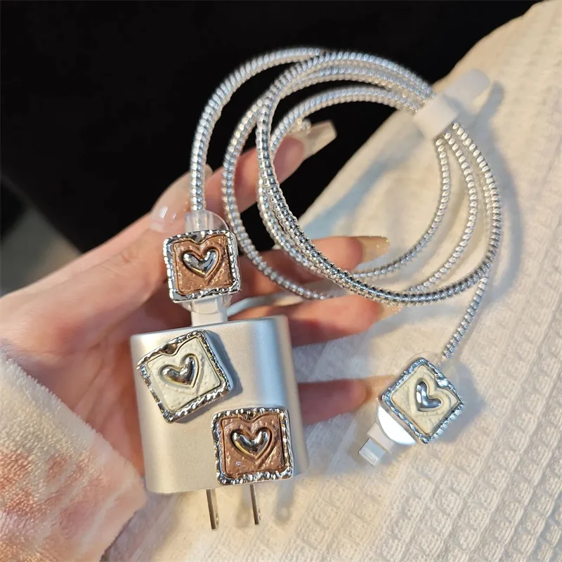 Luxury Cute Cube Love Heart Electroplating Electroplating Charger Cover For IPhone 18/20W Charge Protection Cover Charger Sleeve