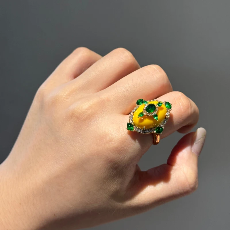 

Vintage Beeswax Ring Jewelry Green Natural Rhinestone Decoration Chinese Traditional Luxury For Women 2026 New Tendency Party