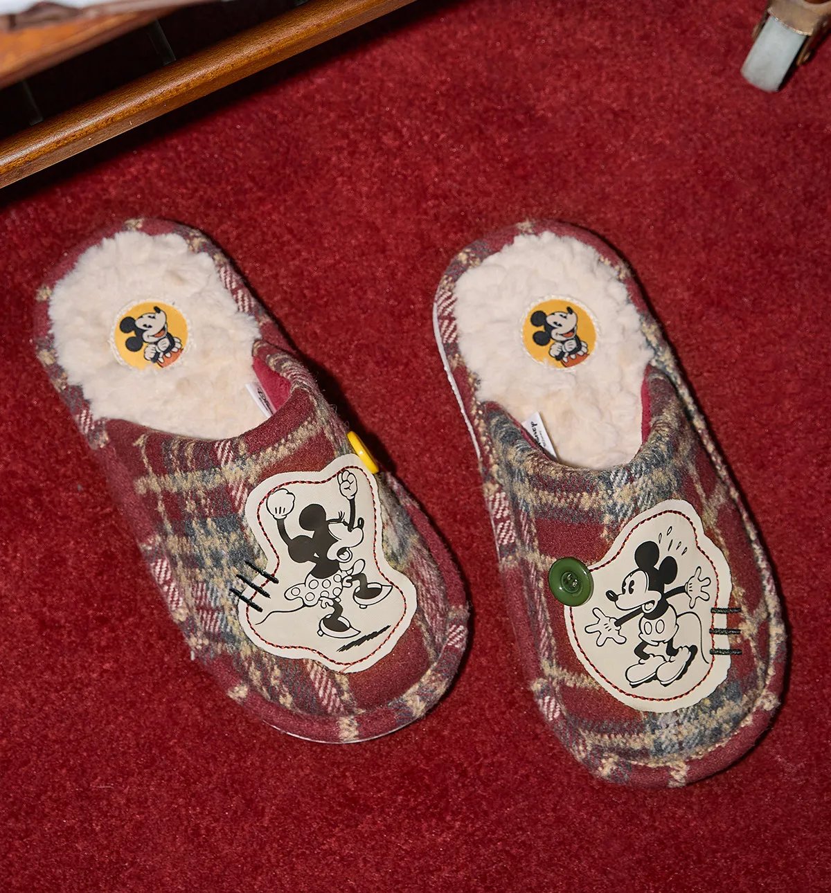 

Красные клетчатые тапочки Disney с Микки Маусом, женские осенне-зимние милые домашние тапочки с мультяшным рисунком, удобная домашняя обувь, коллекция для дома