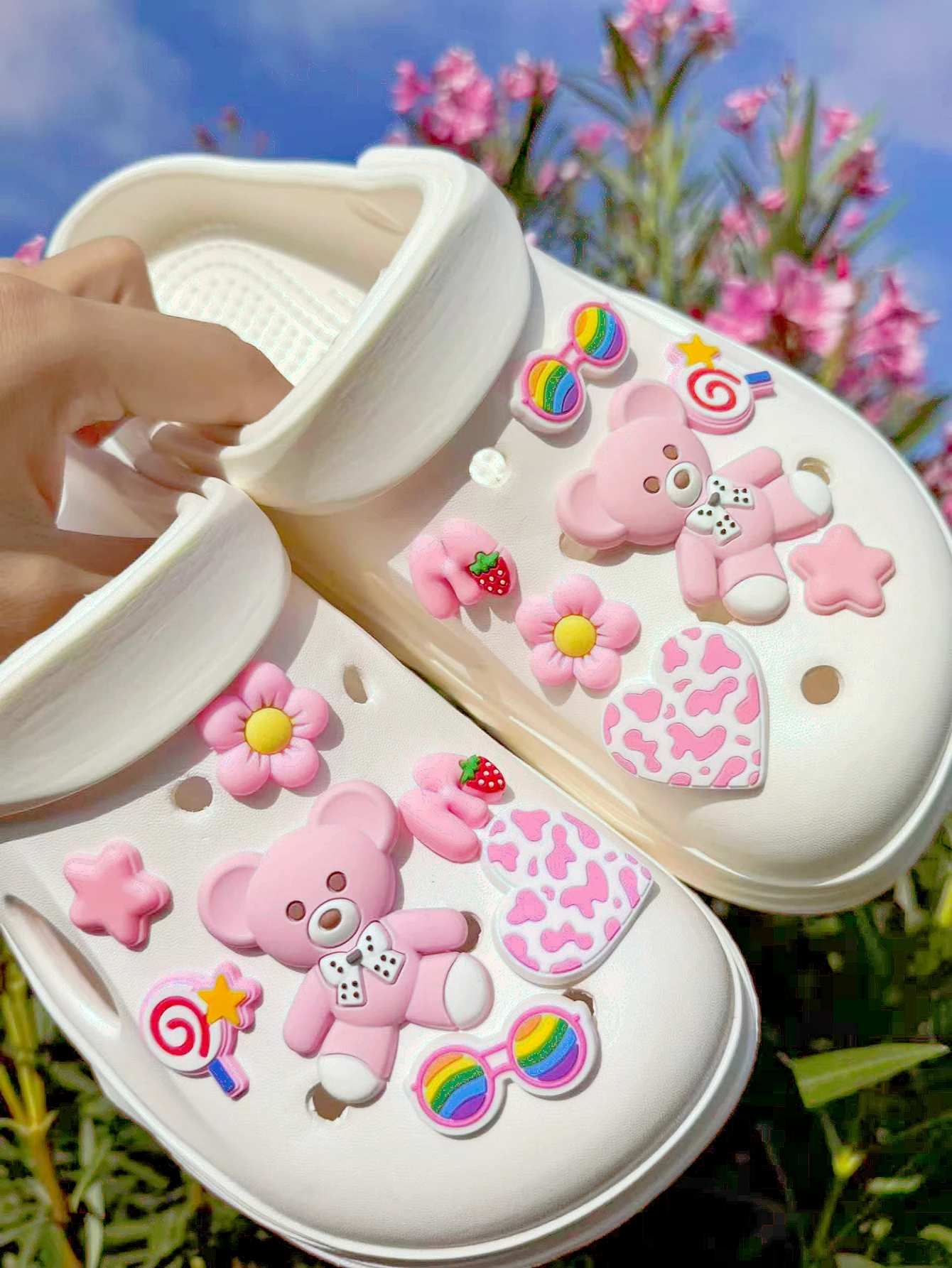 14 cute pink PVC bear heart glasses and shoe buckle DIY decorations, suitable for women's sandals and beach bags - perfect gift