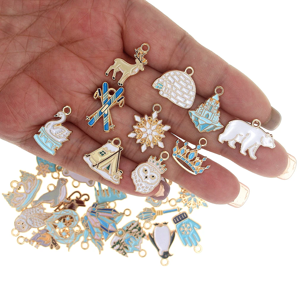 10pcst Winter Collection Ice and Snow World Polar Bear Antarctic Penguin Igloo Owl Snowflake Metal Enamel Alloy Charms Pendants