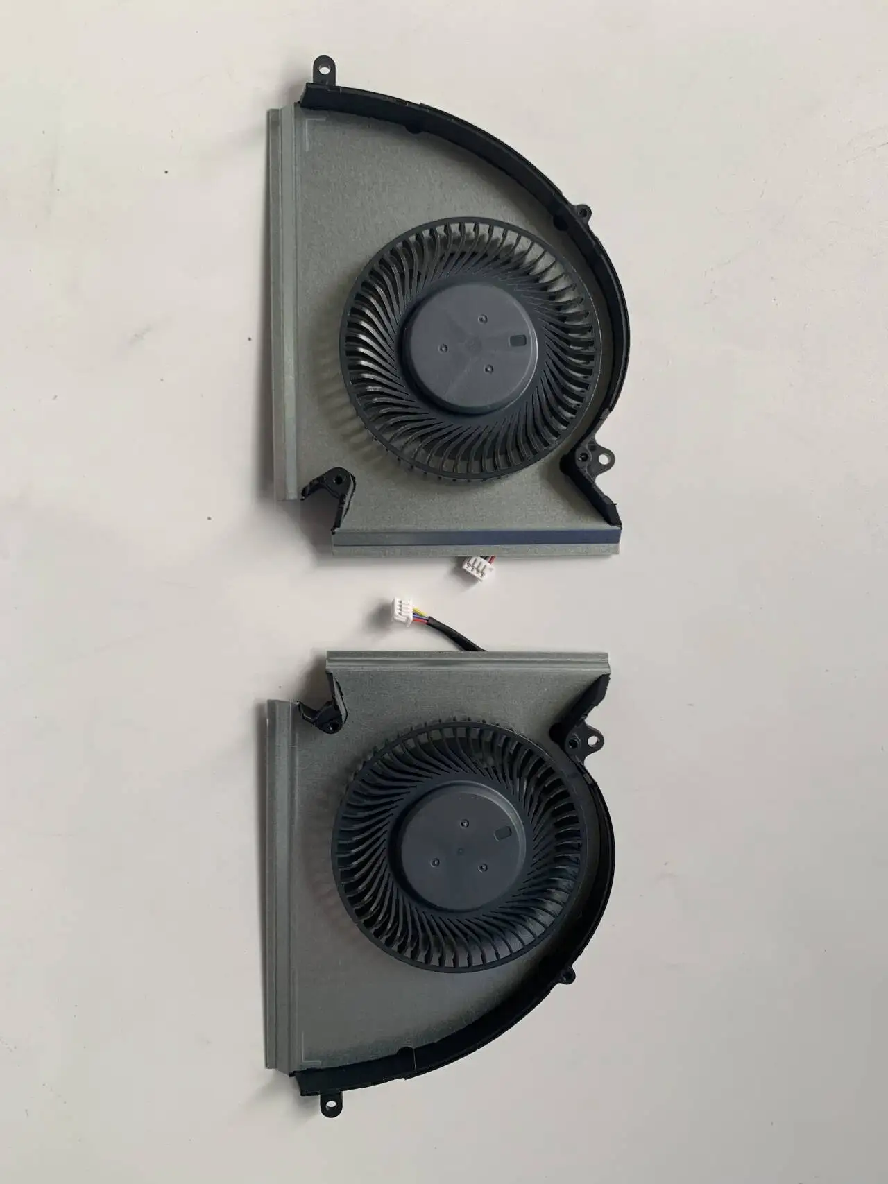 

Вентилятор охлаждения процессора и графического процессора ноутбука для MSI GP76 GE76 11UG 11UH 11UE 10UG 10UE 251fr 259fr 260fr 024 GS76 MS-17K1 MS-17K3