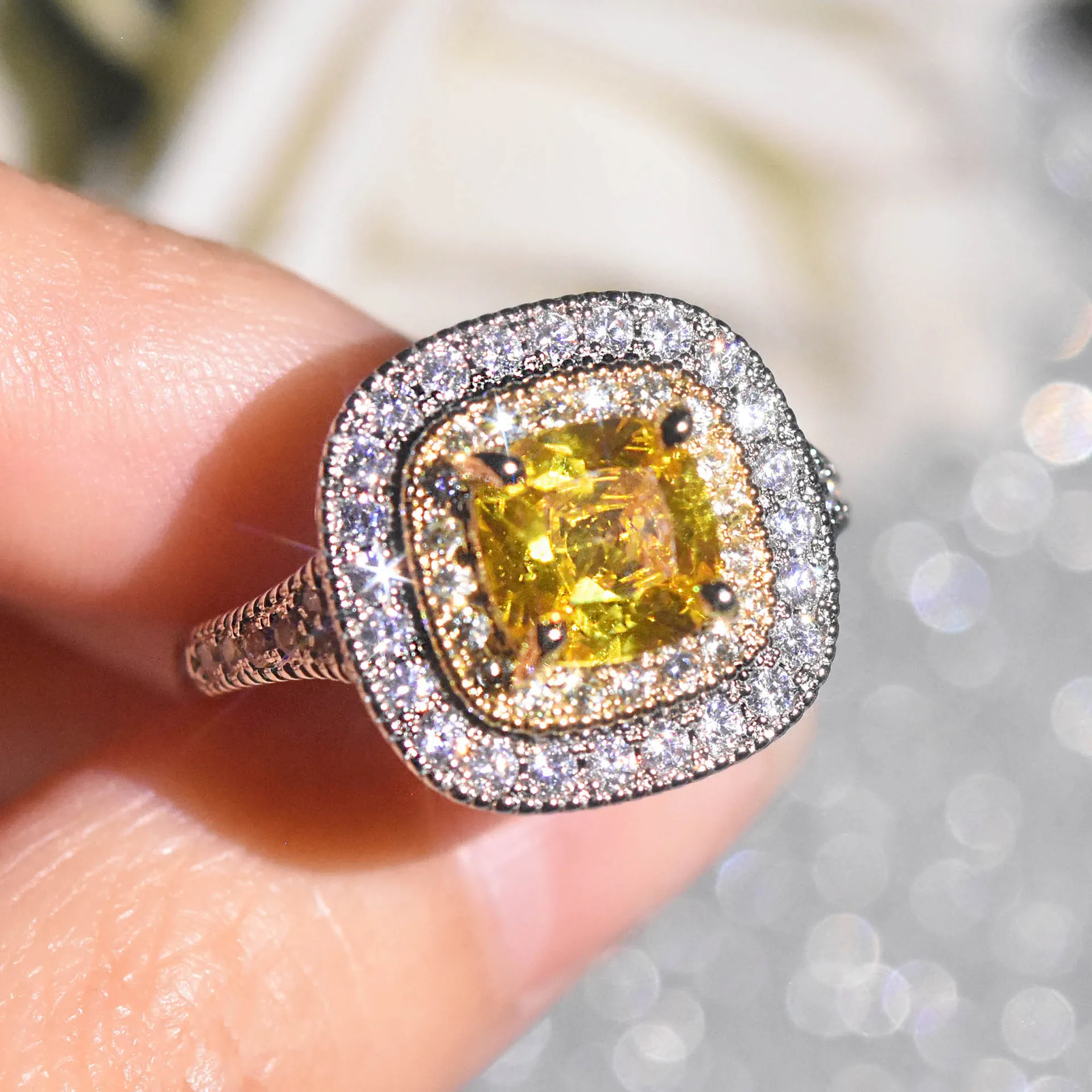 

Imported Moissanite diamond square group ring imitation yellow diamond princess diamond ring female ring