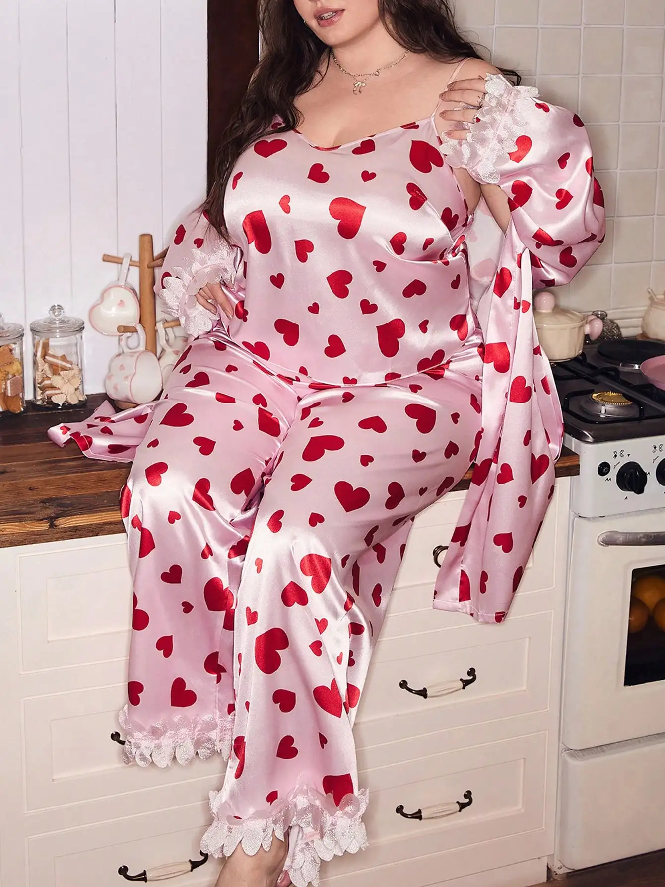 

Plus Size Pink Heart Print Satin Sleepwear Set with Lace Trim Robe