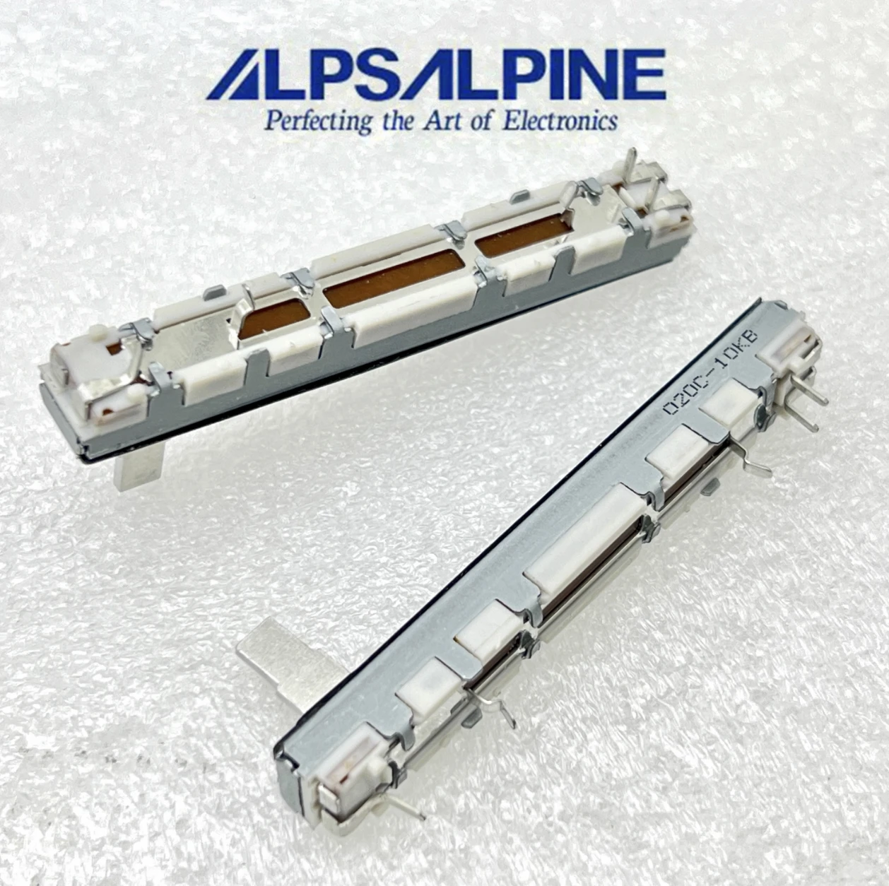 1 Stück Alpine RS45111A900F Single Link Direct Schiebepotentiometer 60 mm 10 KB Schaftlänge 10 mm