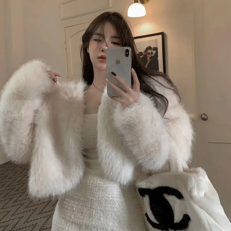 Streetwear Winter Women's Coats Faux Fur Thick Warm V-neck Korean Version Fashion Design Black White Short Fur Women's Clothing