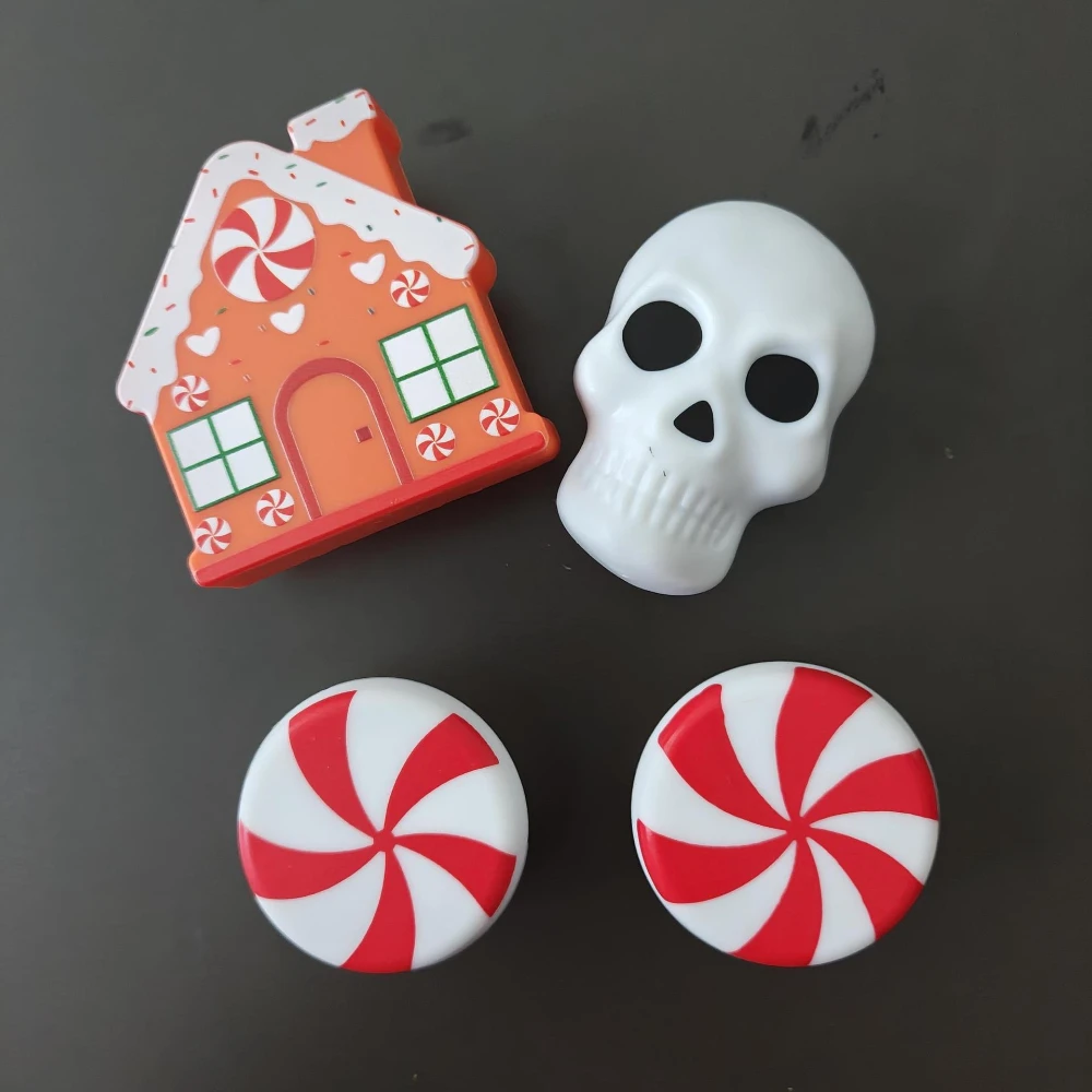 

2Pcs Skeleton Door Handle Wardrobe Drawer Skull with Luminous Effect Candy Door Knob Covers Protective Cover Home Decoration