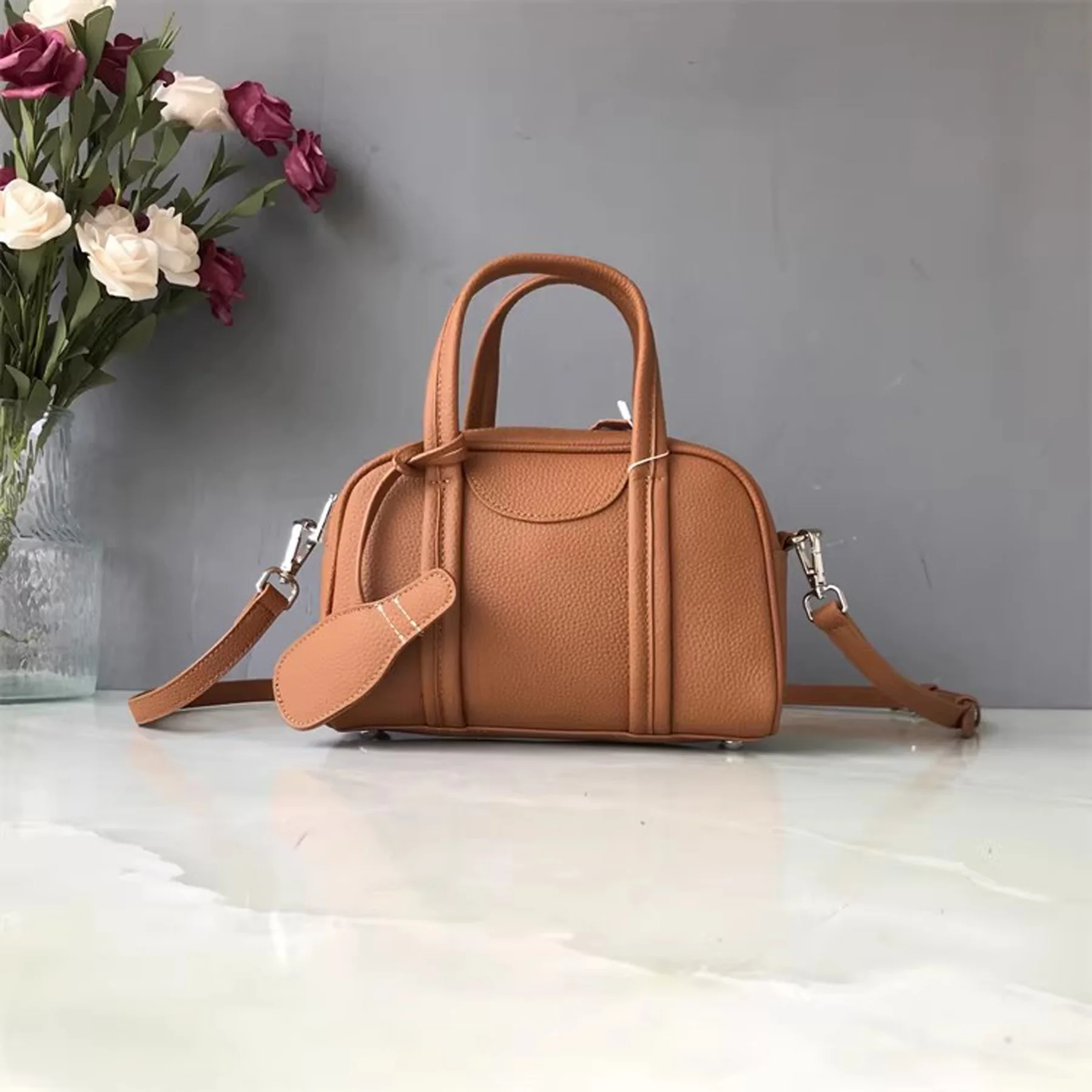 

Кожаная женская сумка, эксклюзивный дизайн, сумка-боулинг, сумка-бостон, сумка-подушка, сумка через плечо на одно плечо