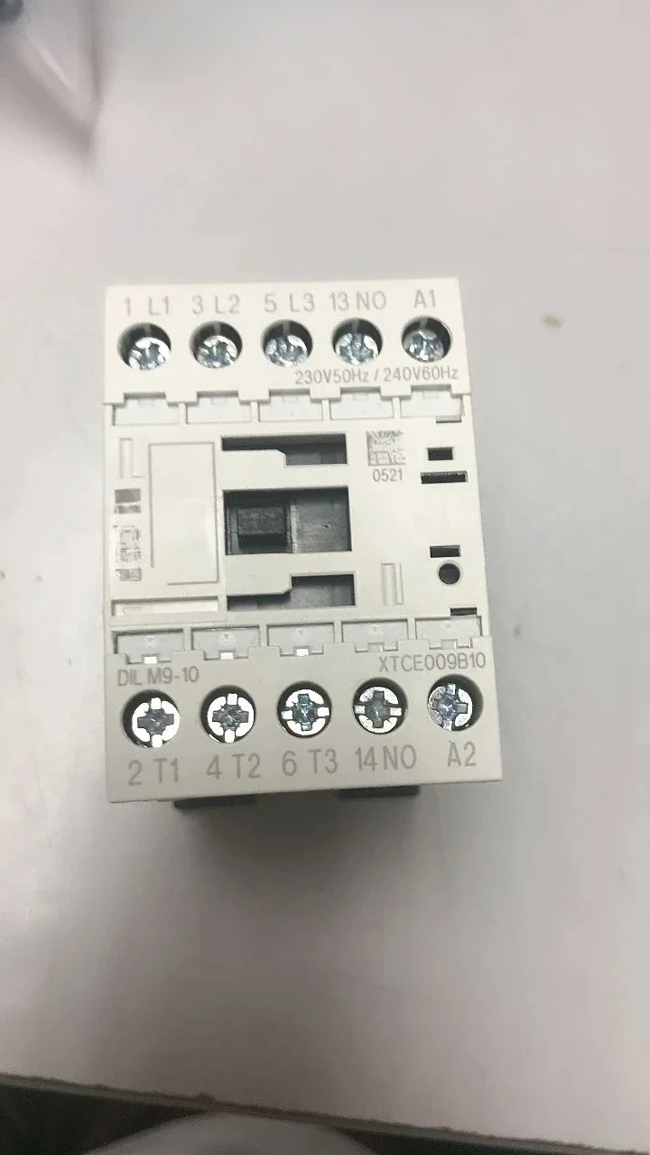 

Новый оригинальный сменный контактор DILM9-10 230В