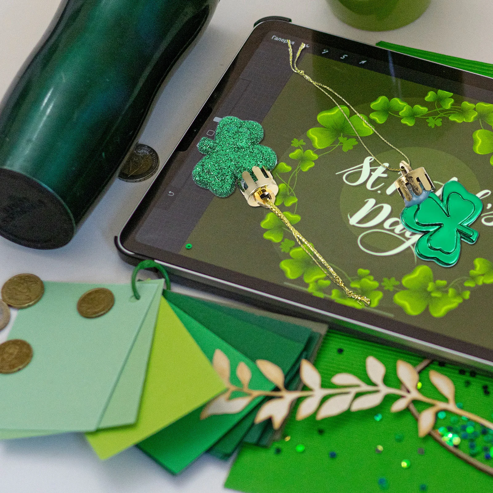 

24 Pcs Pendant Shamrock Hanging naments Decor Clover Pendants Three Leaf Decor for Party Home Garden Christmas