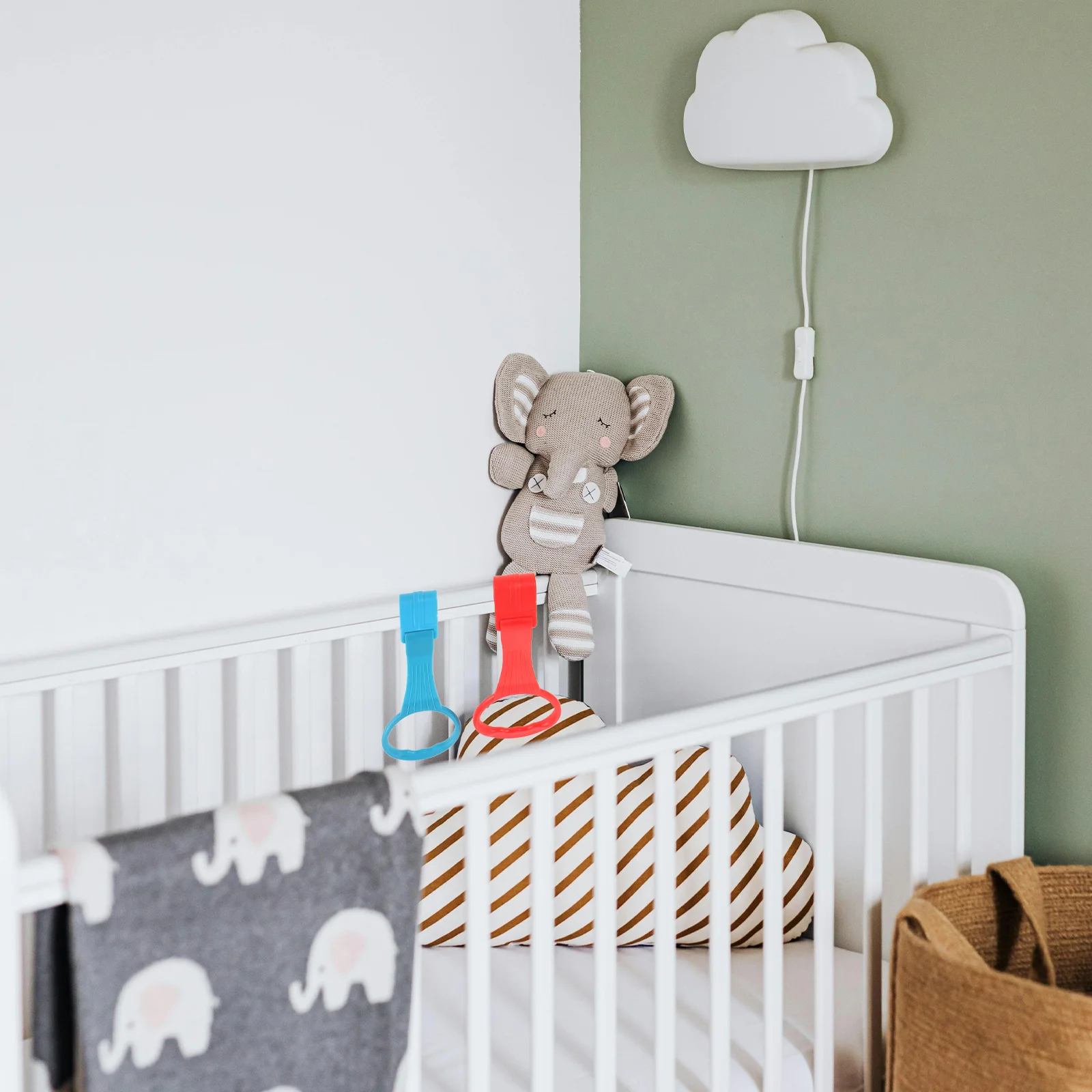 8 قطعة حلقات واقفة للأطفال ملحقات روضة متعددة الألوان لسرير الأطفال مقابض سحب لأعلى أدوات التدريب تطوير مهارات المشي للرضع