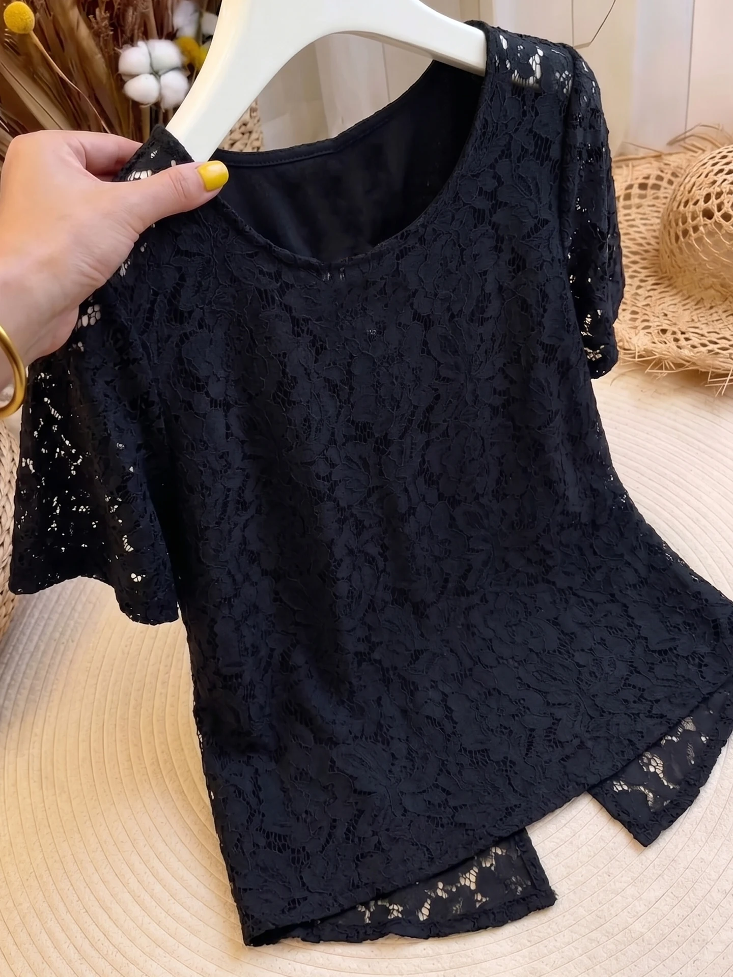 

Fashionable Casual Lace Design Sun Protection Short Sleeve T-Shirt Loose Style Summer 2026 Women's Commute Wear round Neck