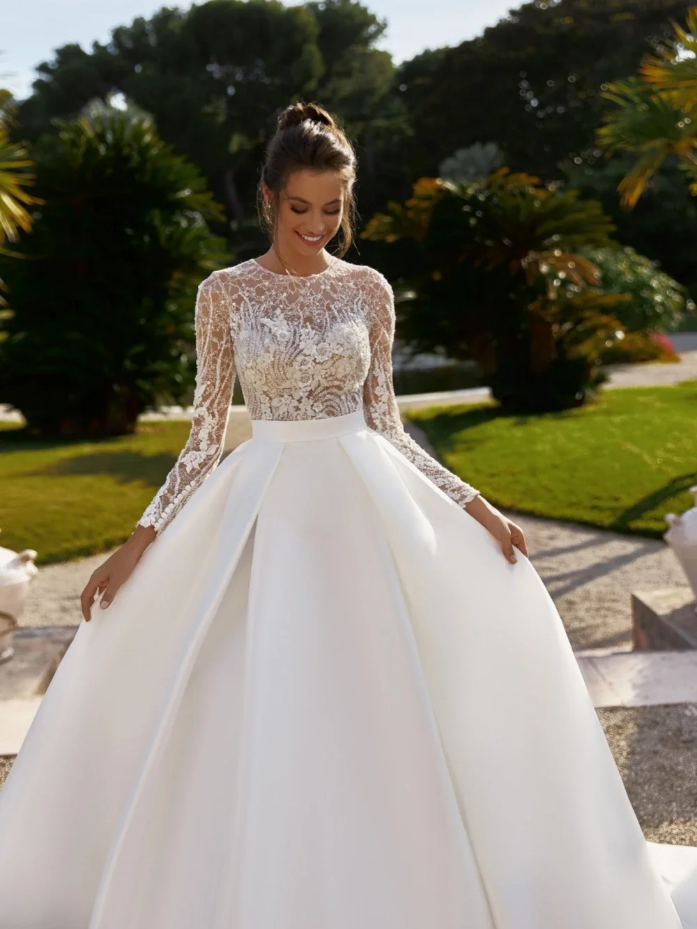 Customized A-line  Long Sleeves Wedding Dress Shiny Sequins Beads Bride Robe Romantic SatinBridal Gown Robe Vestido De Noiva