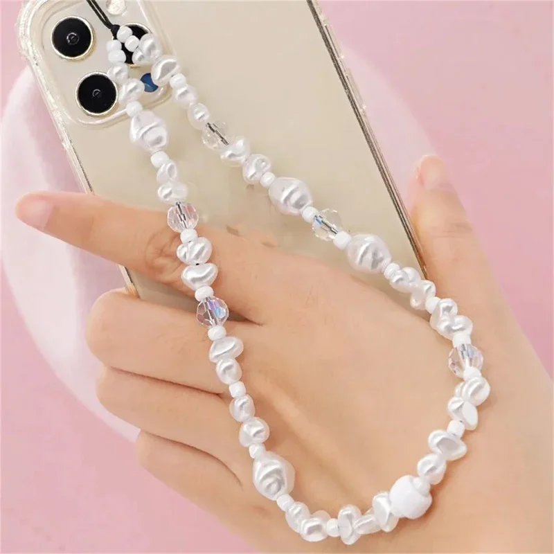Pearl Love Heart Short Hand Wrist Lanyard Simplicity Short Phone Strap For Cell Phone Earphones Backpack Camera Chain Jewelry