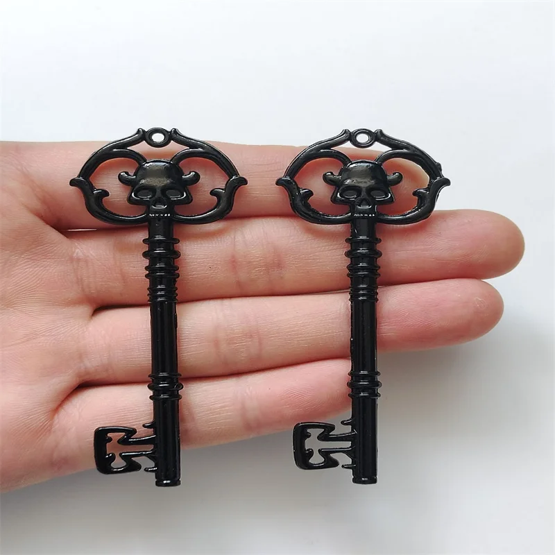 2pcs 82x31mm Antique Silver Color Skeleton Key Charm Creativity Pendant Gothic Style Accessories DIY Charm Jewelry Crafts Making