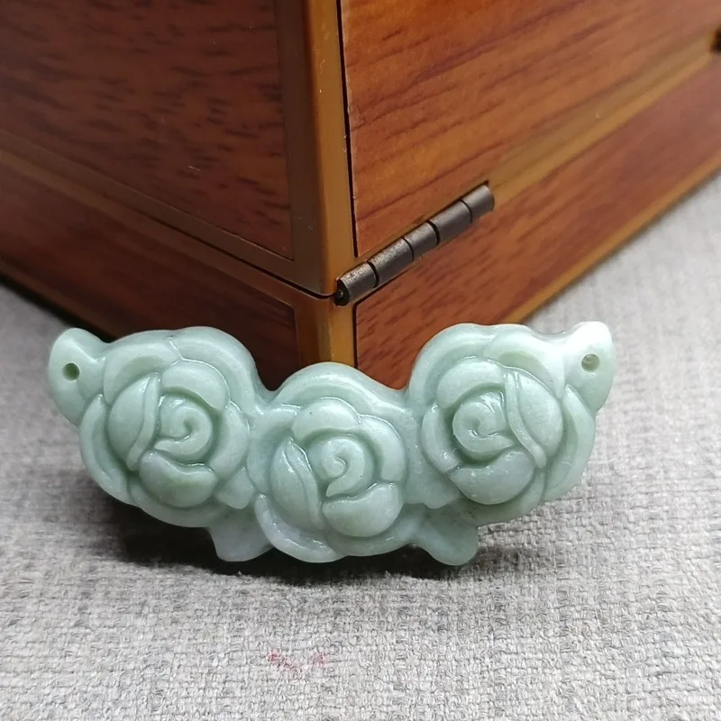 

Exquisite Fashion Plum Blossom Pendant, Niche Antique Necklace
