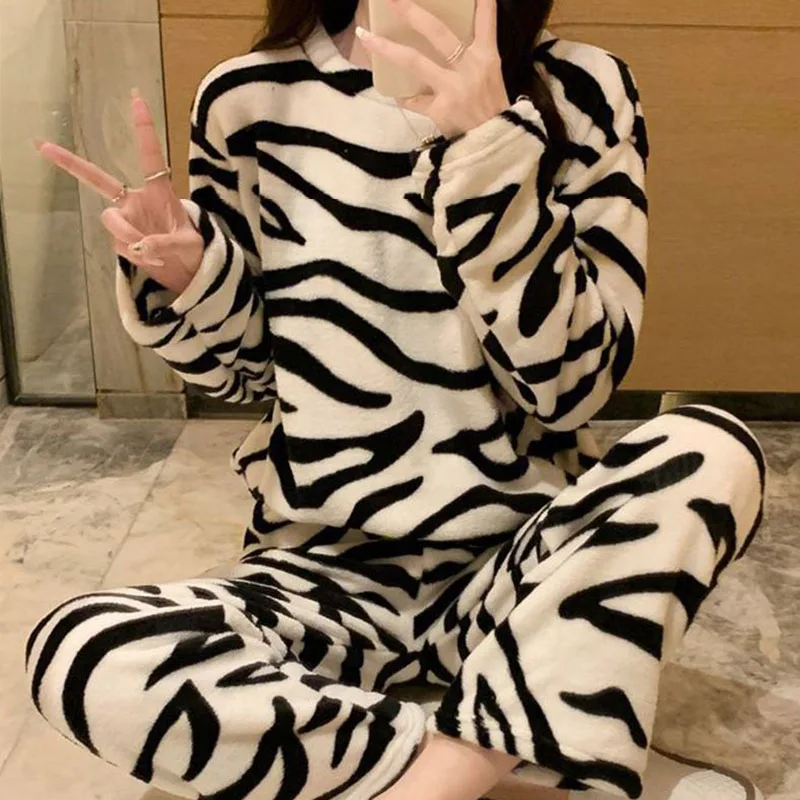 Fashion Striped Coral Velvet Pajamas Homewear Suit Women's Fall Winter Long Sleeve Pant Thicken Warm Home Clothes Girl Sleepwear