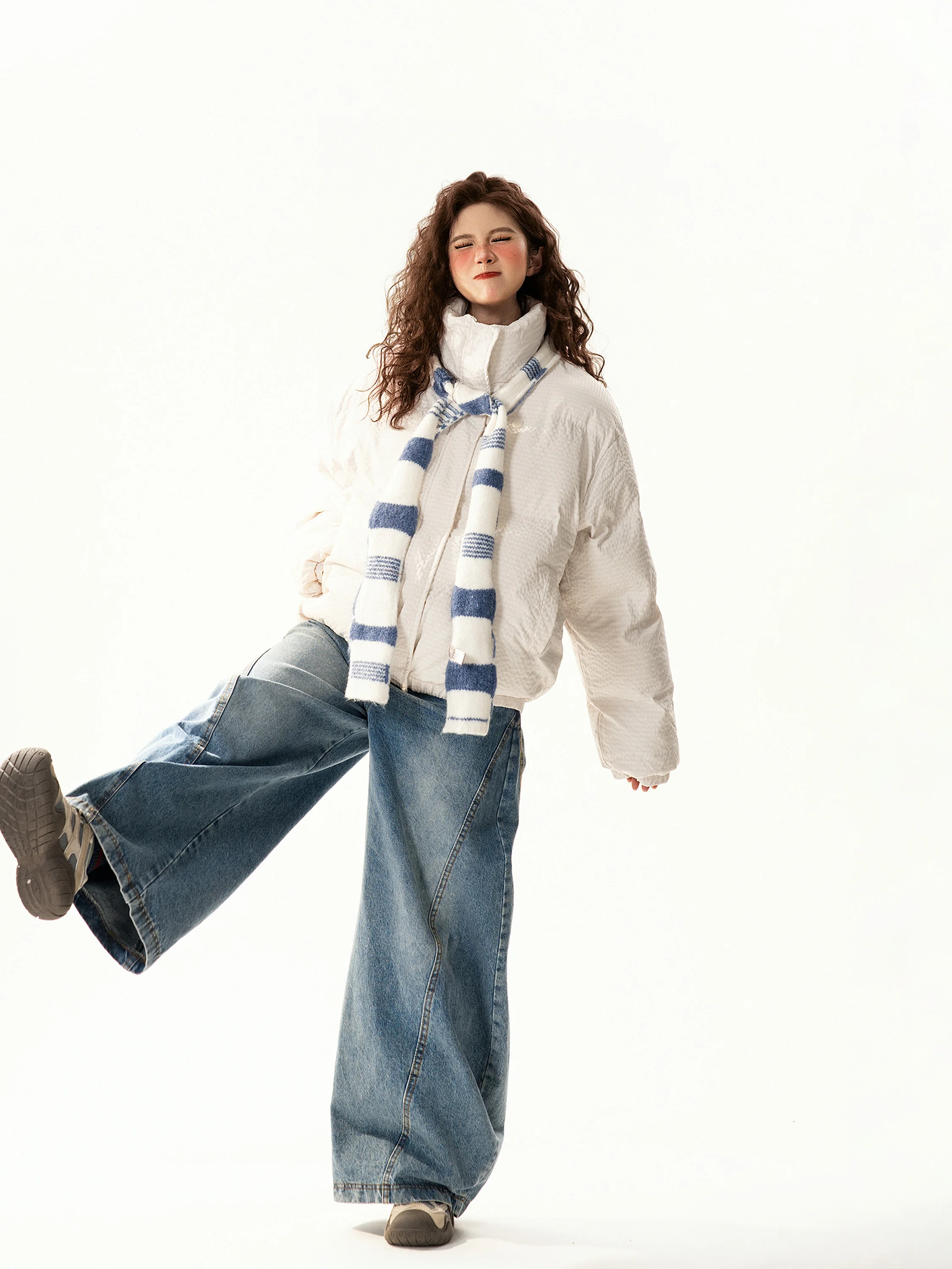 

Новая женская зимняя теплая куртка-пальто свободного кроя из хлопка с дизайном «шарф-шапка», удобная, дышащая, на молнии