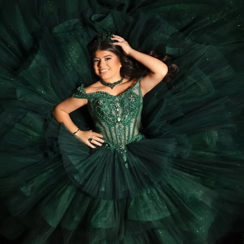 

Shiny dark green Quinceanera Dress off-shoulder Lace layering crystal decal Long tail vestidos de 15 Quinceanera ﻿Customize