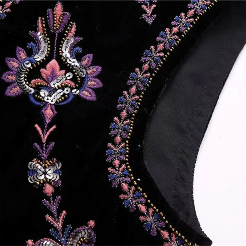 TRAF Velvet Embroidered Vest For Women Black Short Sleeveless Vest Woman Cropped Vintage Jacket Waistcoat Autumn Vest Cardigan