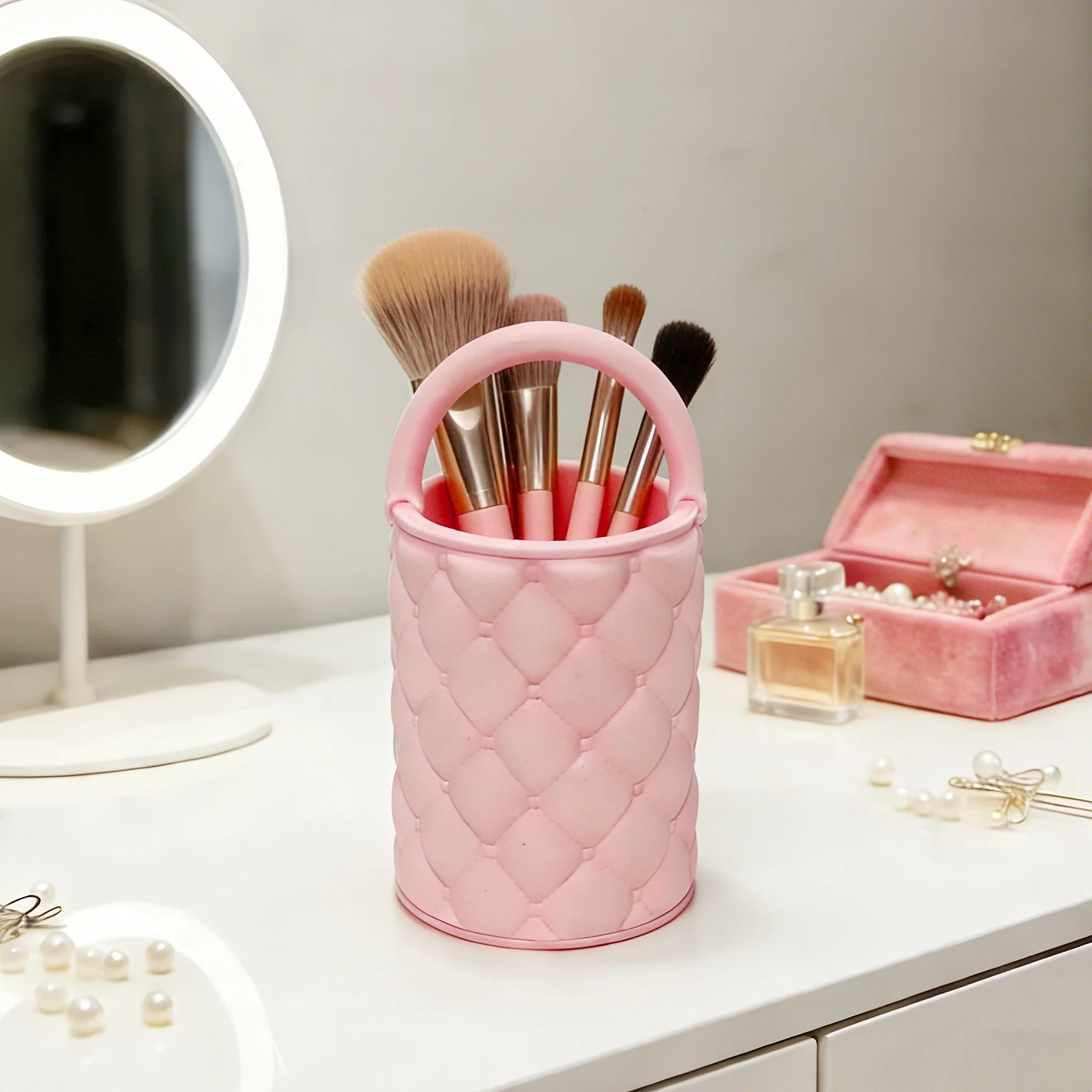 organizador-de-mesa-em-formato-de-bolsa-acolchoada-para-pinceis-de-maquiagem-com-alca-fofa-copo-de-armazenamento-multiuso-para-cosmeticos-e-papelaria