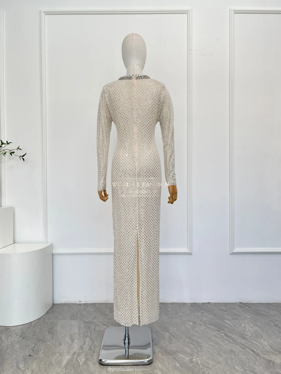 Top Quality Women Clothes White Cut Out Long Sleeve Diamonds Pressed Maxi Dress