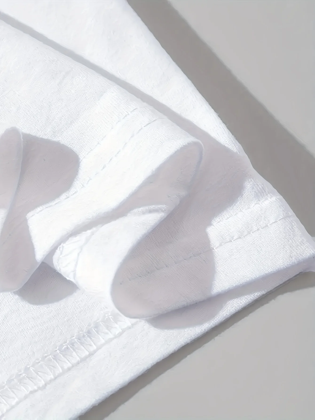 تي شيرت برسومات "The Outside" باللون الأسود للرجال - تي شيرت كاجوال بأكمام قصيرة مع حروف زرقاء جريئة وتصميم شخصية متحركة #5