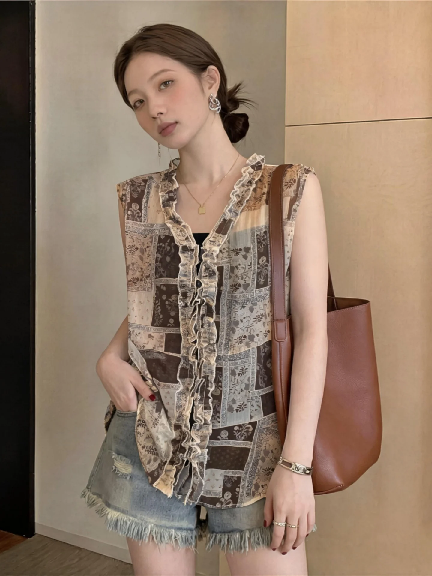 V-Neck Sleeveless Vest Top Women's Base Shirt Summer New plus Size Fat MM Slim Vintage Floral Print Casual Wear Button Detail