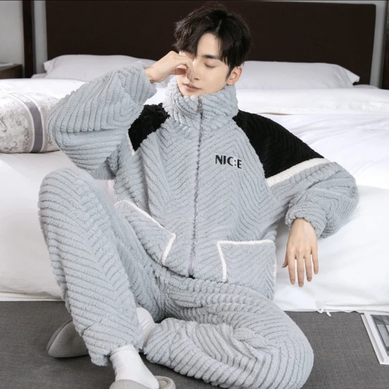 2024 New Nightgown Boy Pajamas Coral Velvet Warm Autumn Winter Sleepwear Set Young Men Can Outer Wear Thick Flannel Home Clothes