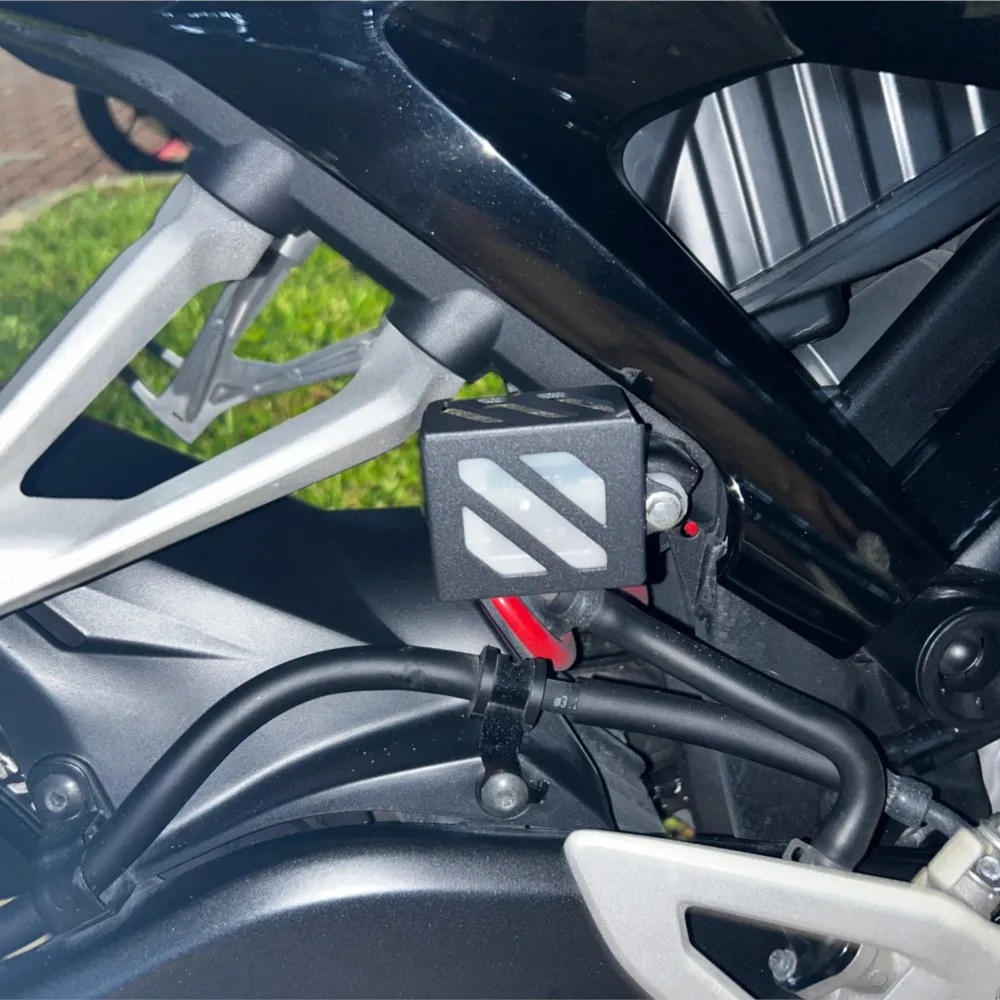 

For Honda CB125R CB150R CB250R CB300R Motorcycle Accessory CB 125 150 250 300 R Rear Brake Fluid Reservoir Guard Cover Protector