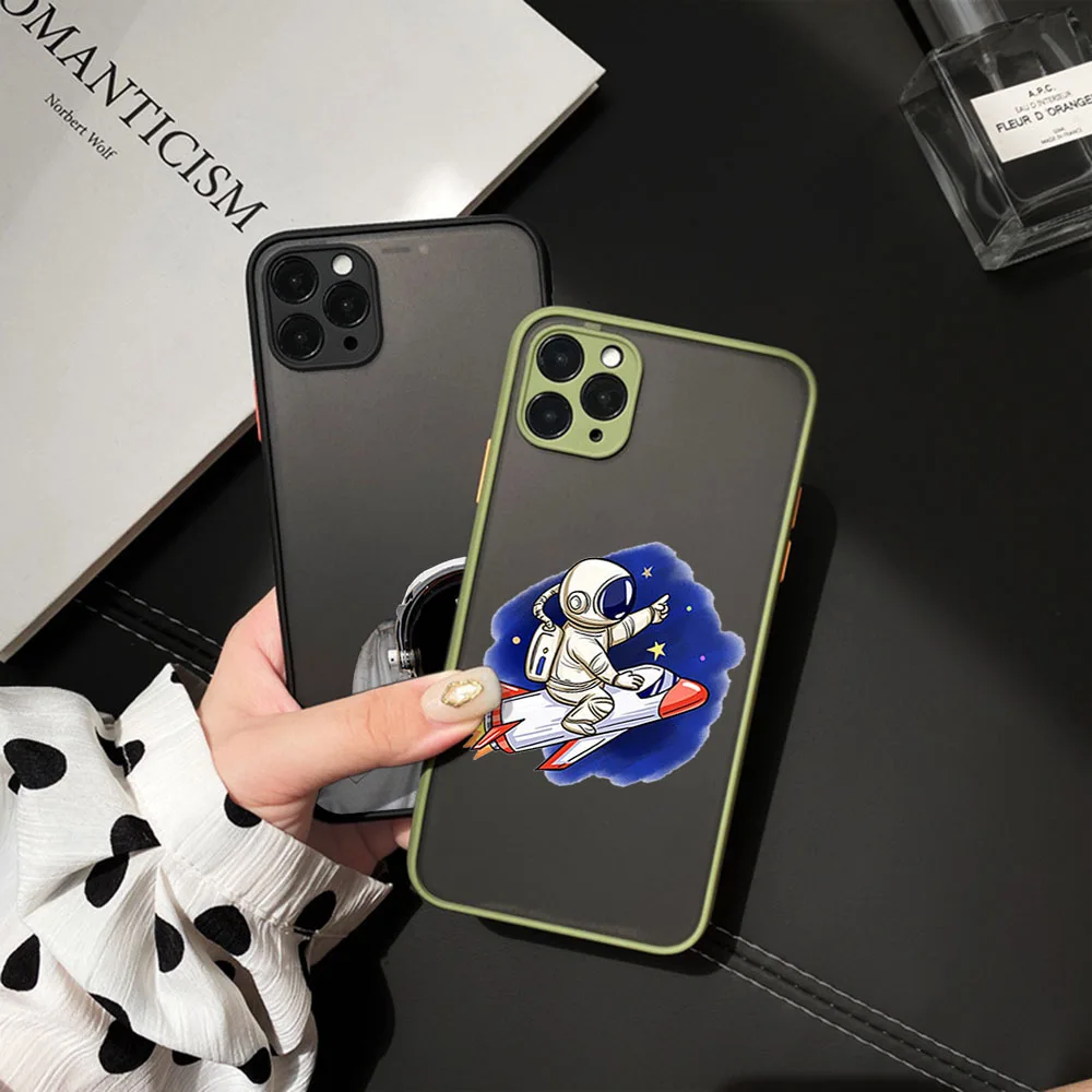 Phone Case For iPhone 16 Plus 15 Pro Max 14 7 8 XR SE 11 12 13 Mini X XS Cartoon Astronaut Spacewoman Black Translucent Cover