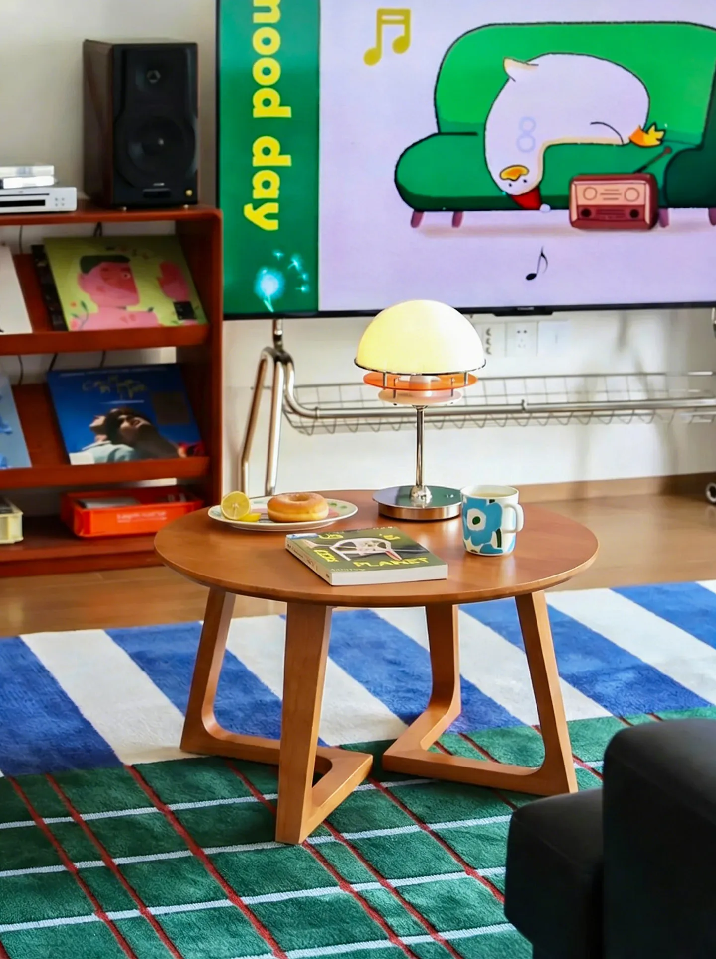 Solid wood coffee table household retro style living room sofa side small apartment round balcony bay window low table