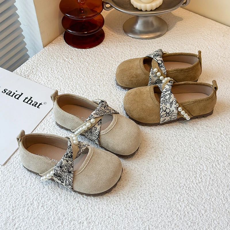 

Новые детские кожаные туфли для девочек на весну-осень 2026 года, модные, в корейском стиле, с мягкой подошвой, нескользящие, с милым бантом, туфли принцессы