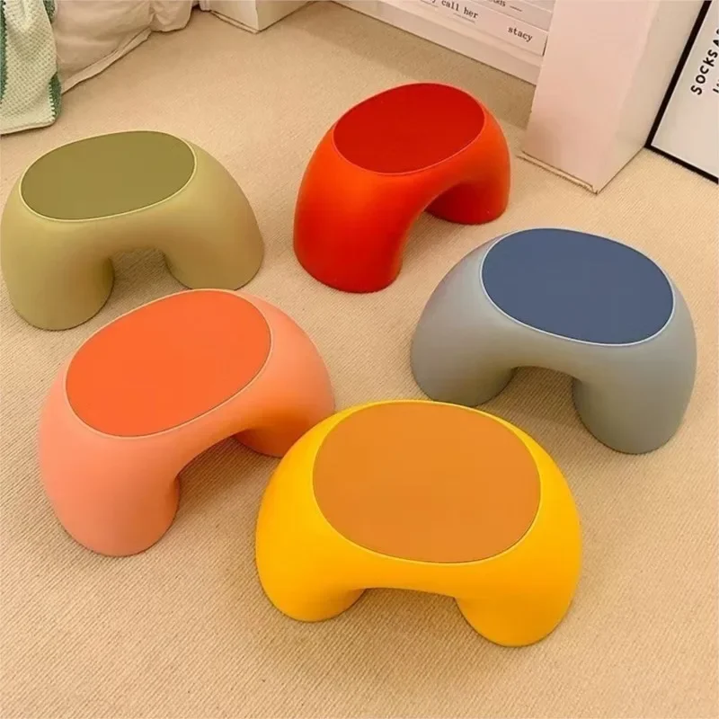 Banqueta pequena fofa para uso doméstico, banqueta baixa adequada para crianças, material plástico grosso, resistente, banquinho de mesa para sala de estar