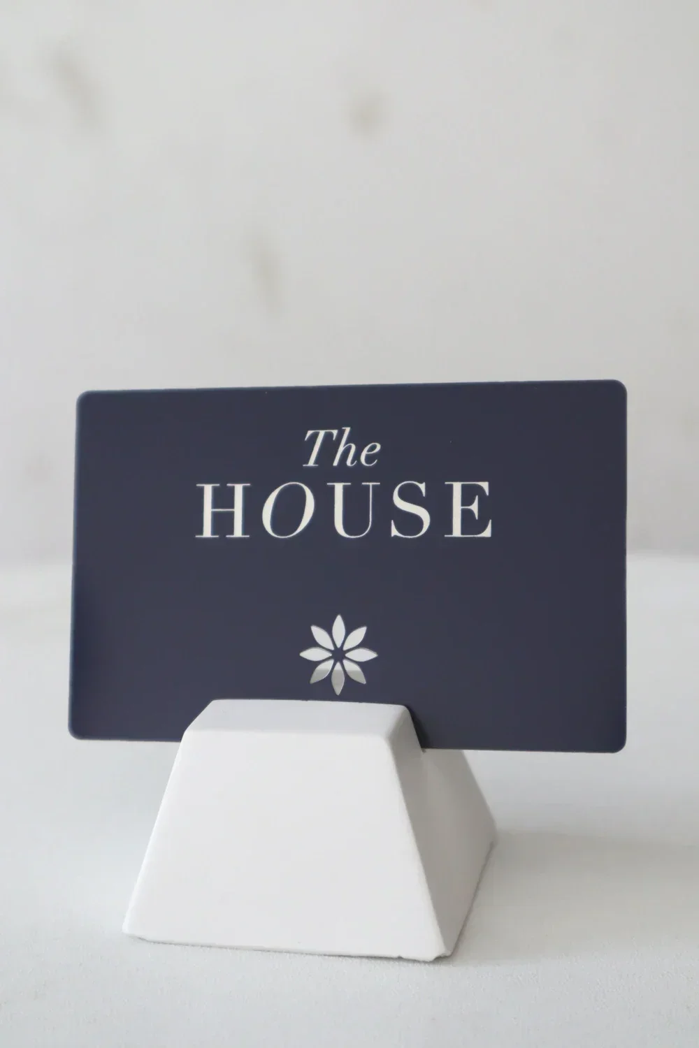 Scheda di slot per chip EMV di credito in metallo con finitura opaca spazzolata vuota personalizzata da 0,8 mm con striscia magnetica