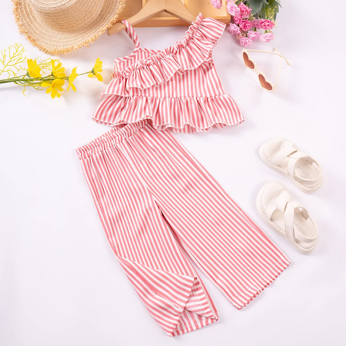 Girls' summer striped two-piece set, including a camisole top with ruffle and sloping shoulder and wide-leg pants