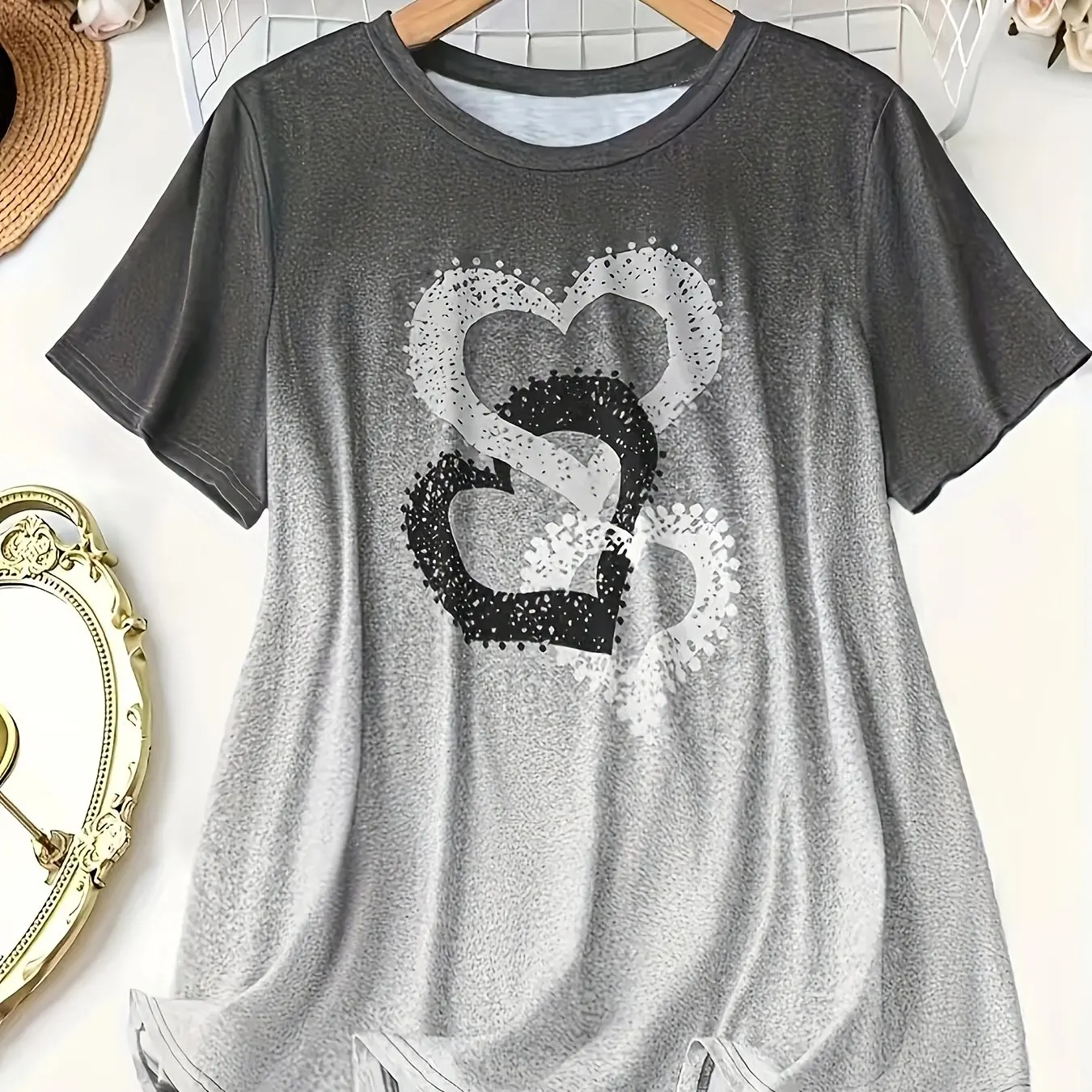 2025 Summer Women Plus Size Gradient Heart-shaped Printed Short Sleeved T-shirt Women Casual T-shirt Quick Drying Breathable