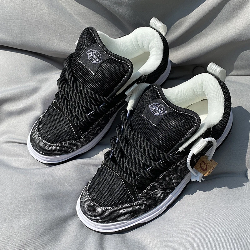 Black gray low cut thick shoes with tongue cover, large size for both men and women, versatile for couples, trendy sports and le