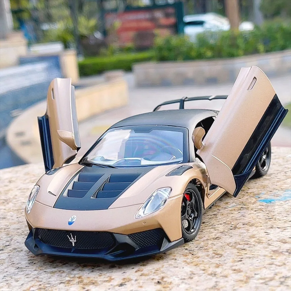 

Модель спортивного автомобиля 1:24 GT2 MC20, литая под давлением, со звуком и светом, открывающиеся двери, амортизация, коллекционные суперкары для детей, подарки