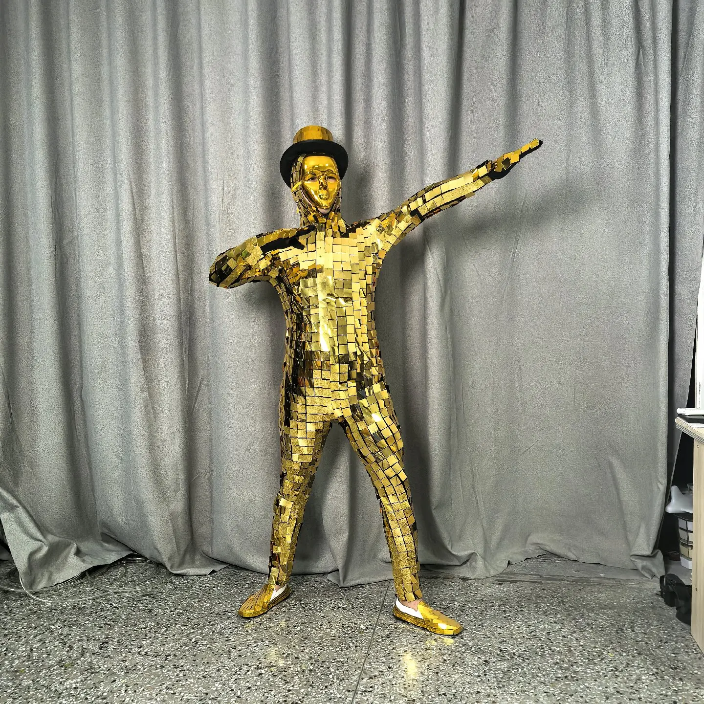 

Unisex Street Party Mirror Suit Costume Stage Props Reflective Atmosphere Performance Clothes Nightclub Fashionable Outfit