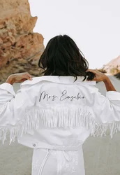 Personalisierte Weiß Fringe Crop Denim Jacke Nach Mrs. Jean Nashville Bachelorette Hochzeit Braut Engagement Geschenk Cowgirl Mäntel